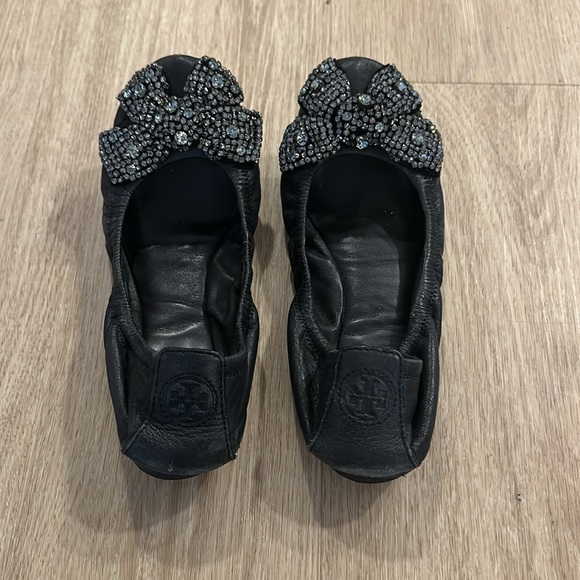 Tory Burch Black Leather Crystal Embellished Bow Eddie Ballet Flat - Picture 5 of 9